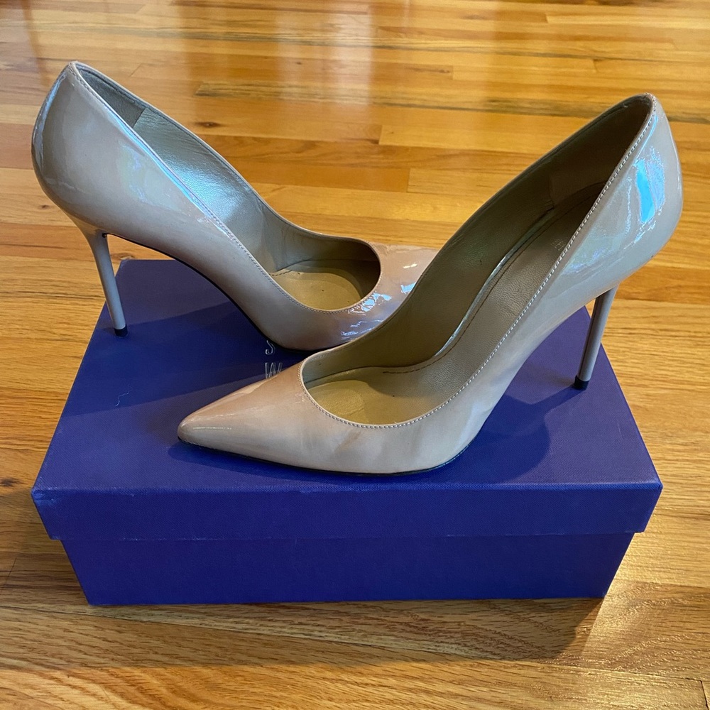 STUART WEITZMAN PATENT LEATHER NUDE PUMPS WORN ONCE
